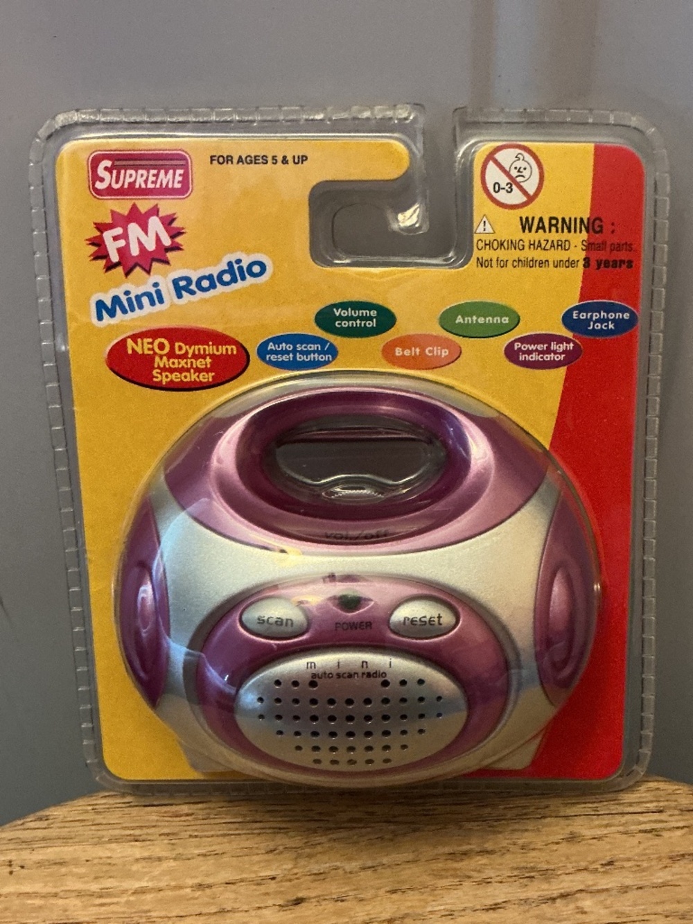NEW IN PACKAGE Supreme Mini FM Radio